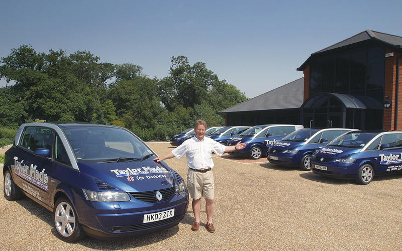 Разкошният провал на Renault Avantime Разкошният провал на Renault Avantime