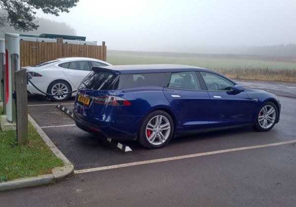 Британци превърнаха Tesla Model S в най-бързото комби на света