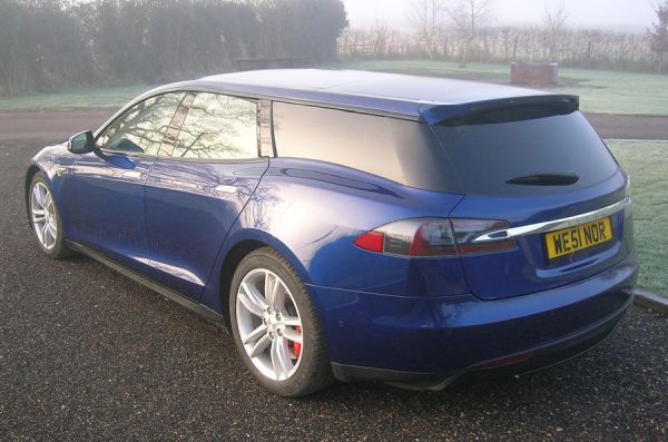 Британци превърнаха Tesla Model S в най-бързото комби на света