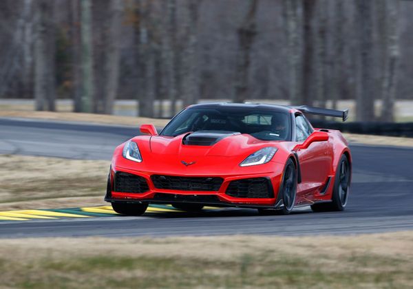 Ford GT постави рекорд на писта, Corvette ZR1 го подобри дни по-късно (ВИДЕО)