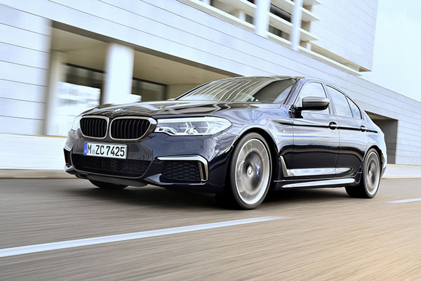 BMW спира принудително производството на M550i