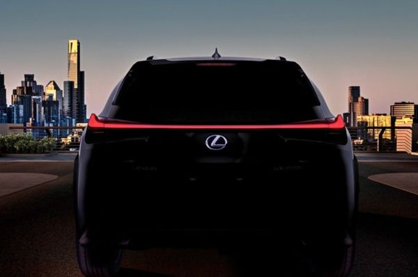 Lexus готви премиера на най-достъпния си SUV