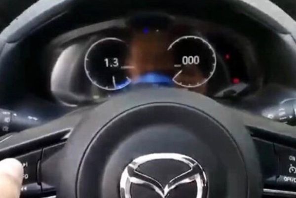 Новата Mazda3 с виртуален приборен панел