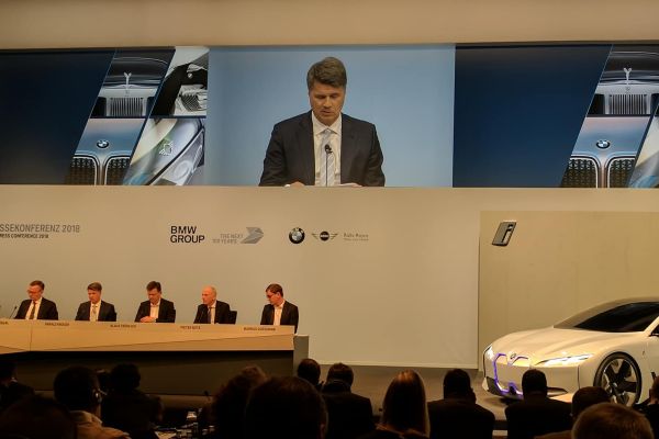 BMW очаква рекордни продажби и приходи през 2018