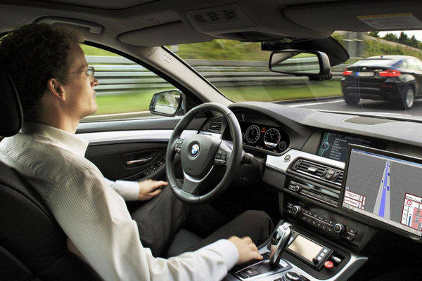 BMW удвоява автономните си тестови коли