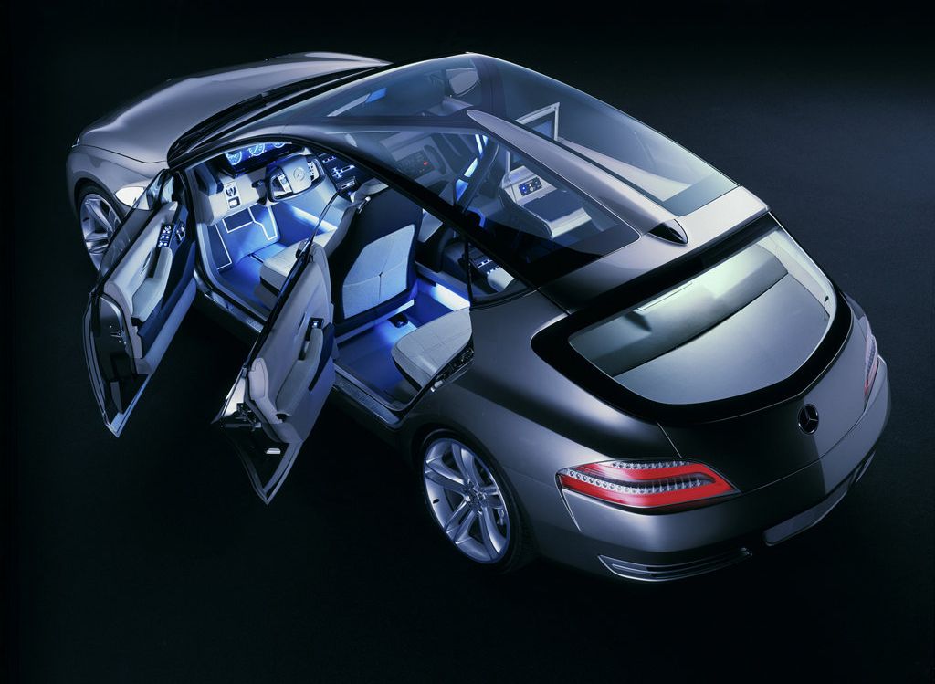 Mercedes показа най-новите си технологии (ВИДЕО)