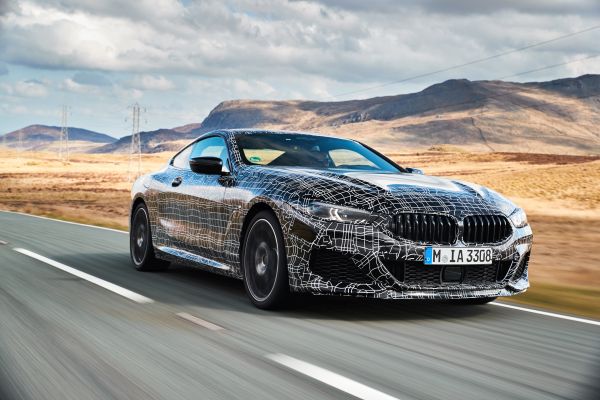 BMW разкри мощността на M850i xDrive (ВИДЕО)