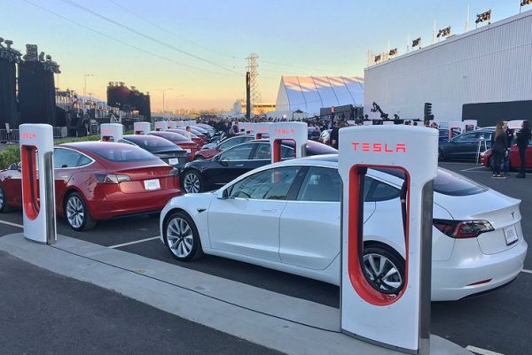 Защо Tesla загуби големите си предимства