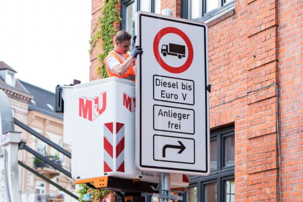 Хамбург въвежда първата забрана за дизели от идния четвъртък
