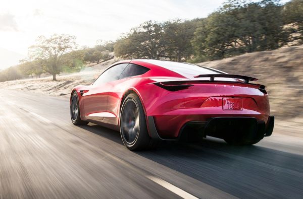 Мъск обеща още по-безумна Tesla Roadster