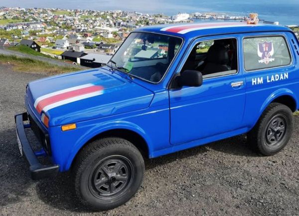 Исландци пристигнаха на Световното в Русия с Lada Niva