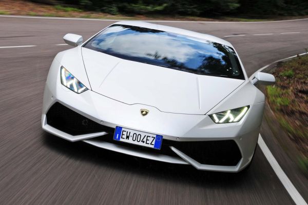 Lamborghini ще използва само атмосферни мотори за суперколите си