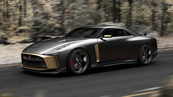 Nissan и Italdesign направиха GT-R на бъдещето (ВИДЕО)