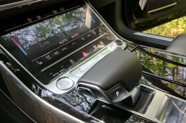 Обръщане в бъдещето: тестваме новото Audi A8 (ВИДЕО)