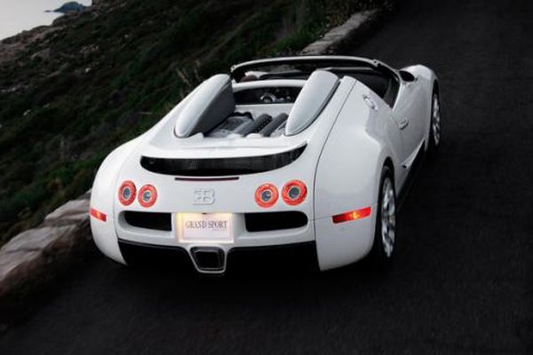 Защо смяна на маслото на Bugatti Veyron струва 21 000 долара?