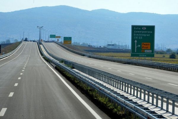Сърбия вдигна магистралните такси за чужденци