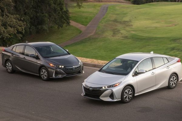 Toyota и Geely правят съюз по хибридните технологии