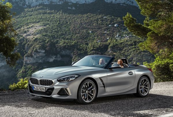 BMW показа 3 нови версии на Z4 
