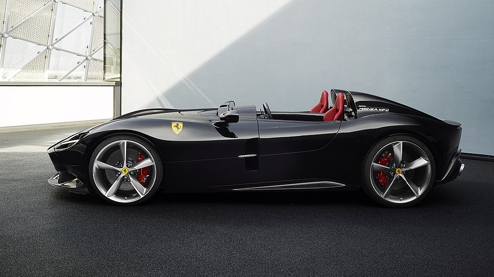 Ferrari показа екслузивни версии Monza