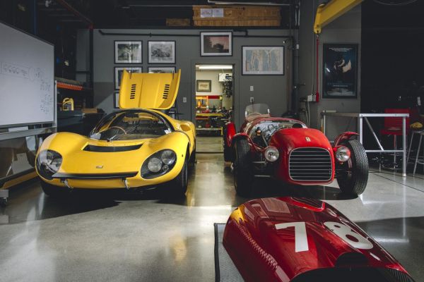 Уникалната колекция от Ferrari-та на един режисьор
