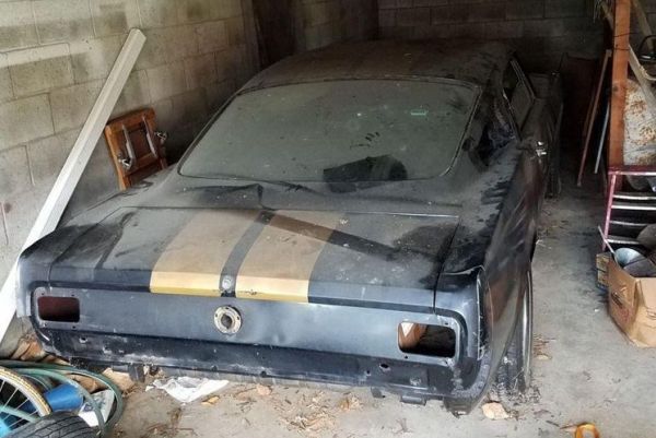 В гараж откриха рядък Ford Mustang