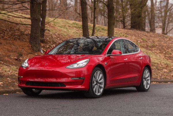 Tesla модернизира зарядните си станции в Европа