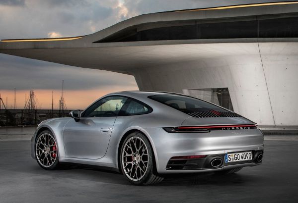Porsche показа новото 911