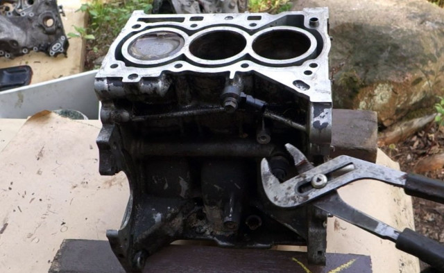 3-цилиндров мотор