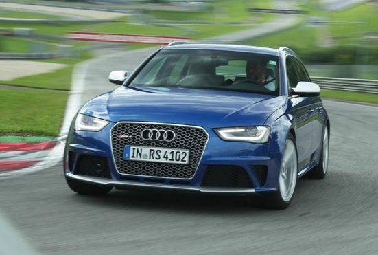 Новото Audi RS4 ще се предлага и като седан