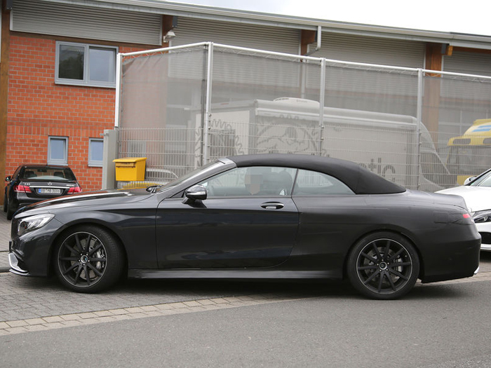 Mercedes-Benz S63 AMG Cabriolet се раздели с маскировката