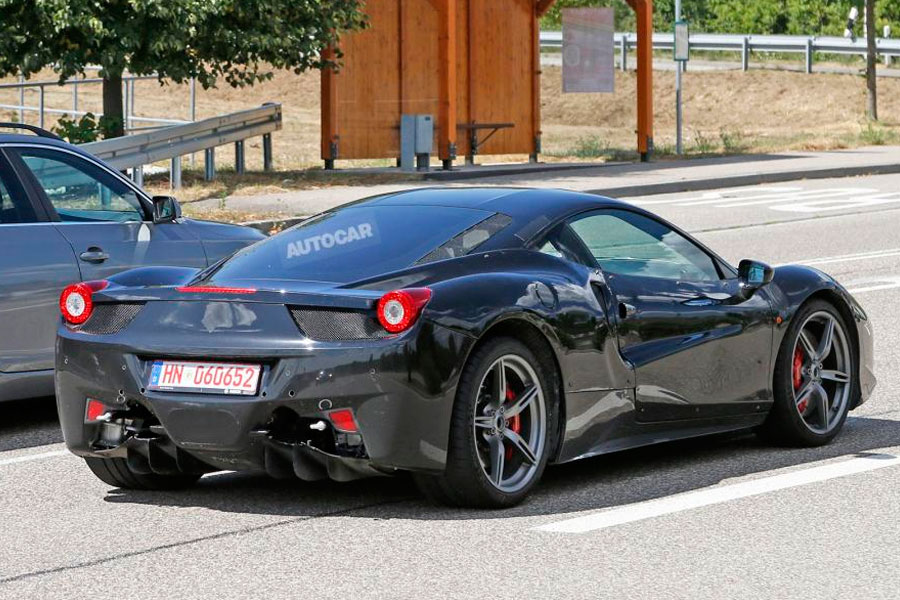 Ferrari тества възроденото Dino