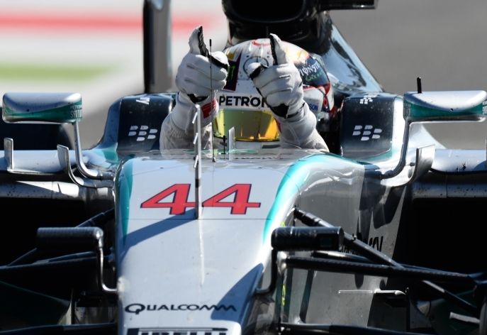 Хамилтън продължава уверено към титлата във Формула 1 Хамилтън продължава уверено към титлата във Формула 1