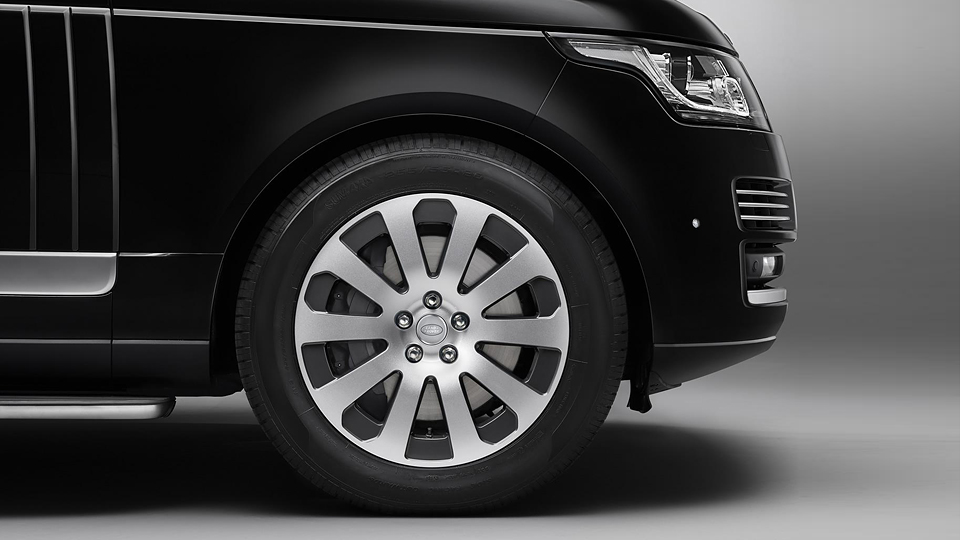 Range Rover за 610 000 долара издържа на 15 кг. тротил Range Rover за 610 000 долара издържа на 15 кг. тротил