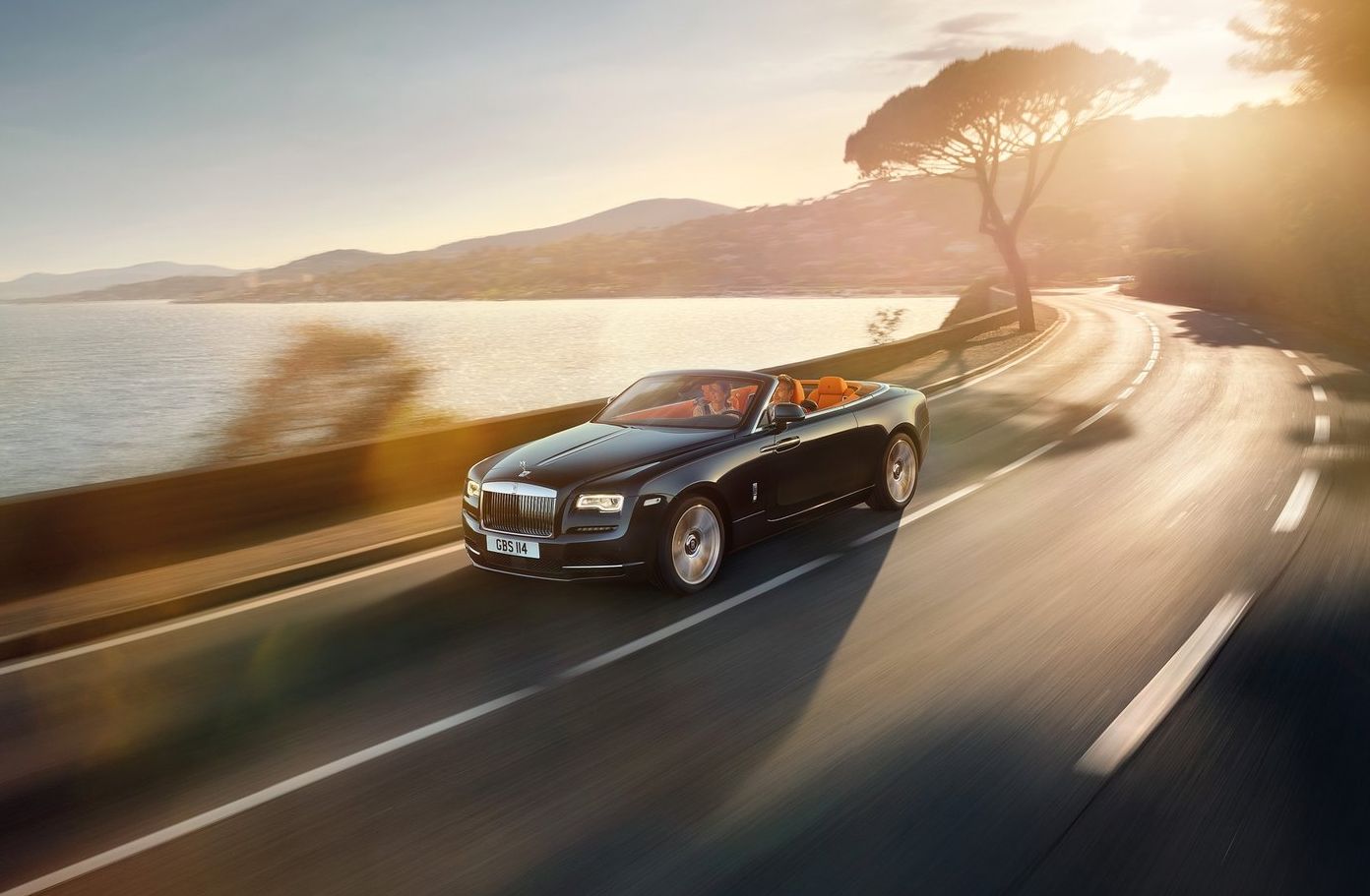 Rolls-Royce показа напълно нов кабриолет Rolls-Royce показа напълно нов кабриолет