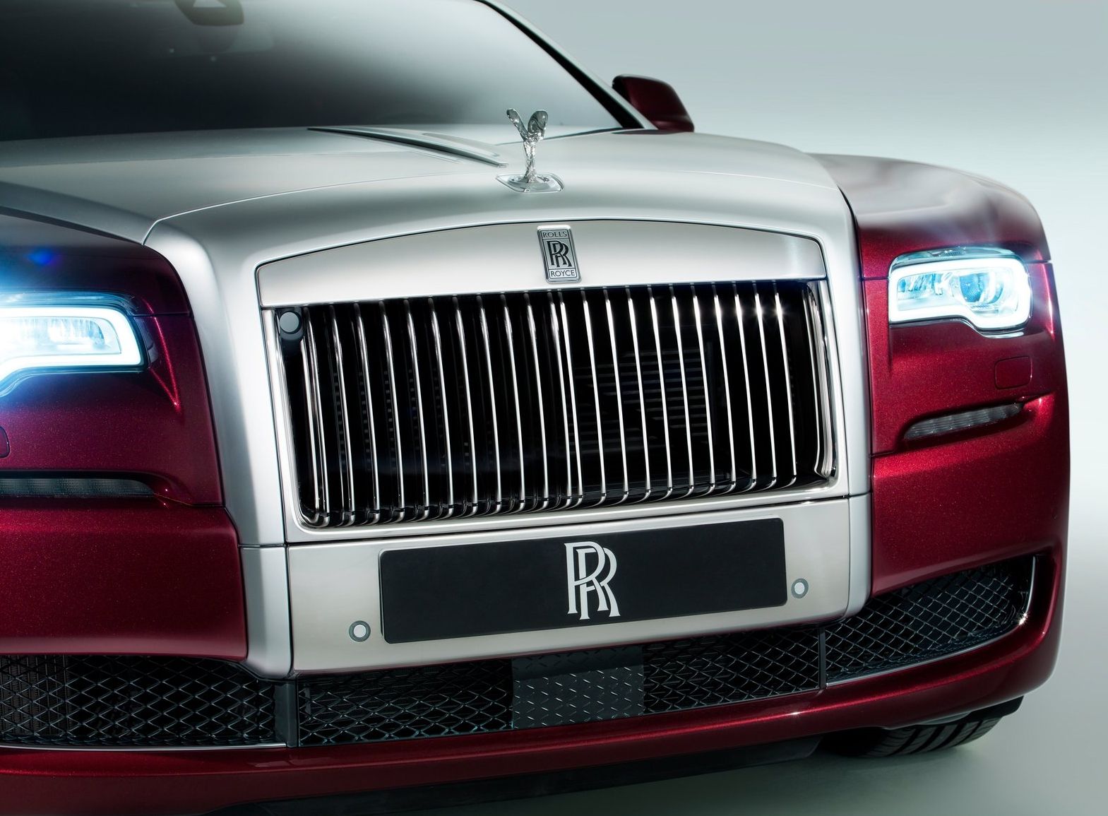 Rolls-Royce избра име на всъдехода си Rolls-Royce избра име на всъдехода си