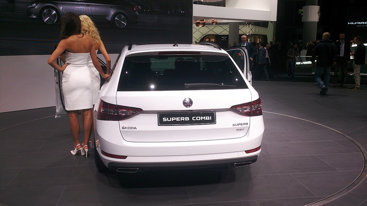 Skoda представи спортния Superb
