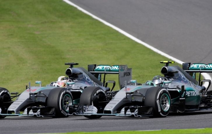 Хамилтън се изравни със Сена по победи