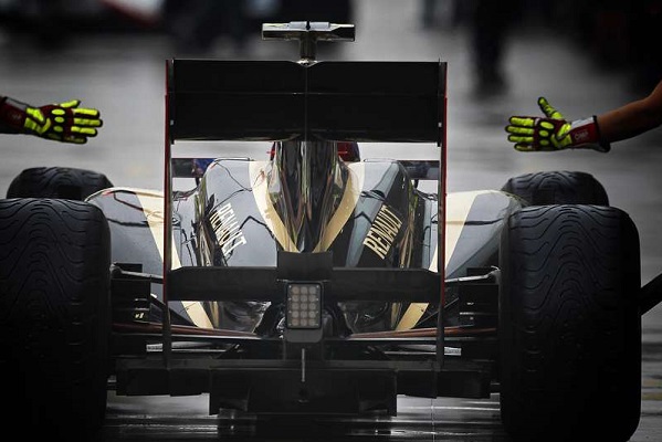 Renault купува тима на Lotus във Формула 1