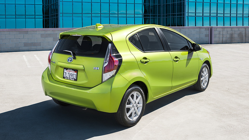 Toyota обнови и хечбека Prius Toyota обнови и хечбека Prius