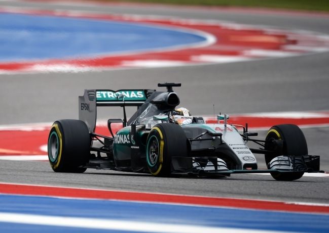 Хамилтън се нареди сред легендите във Формула 1 Хамилтън се нареди сред легендите във Формула 1