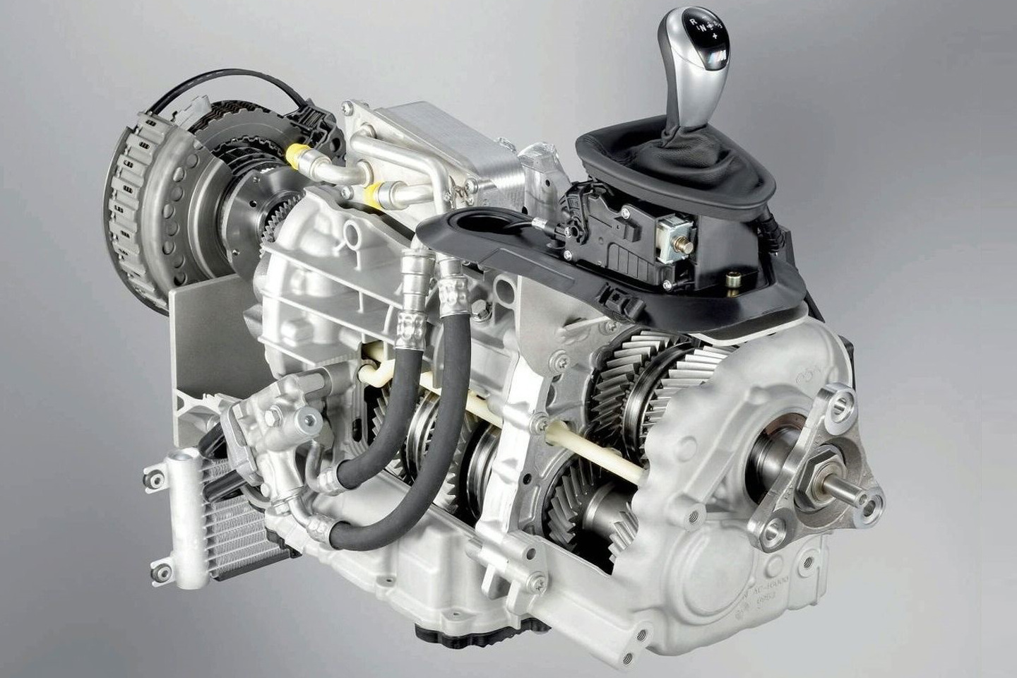 BMW прави нова автоматична трансмисия