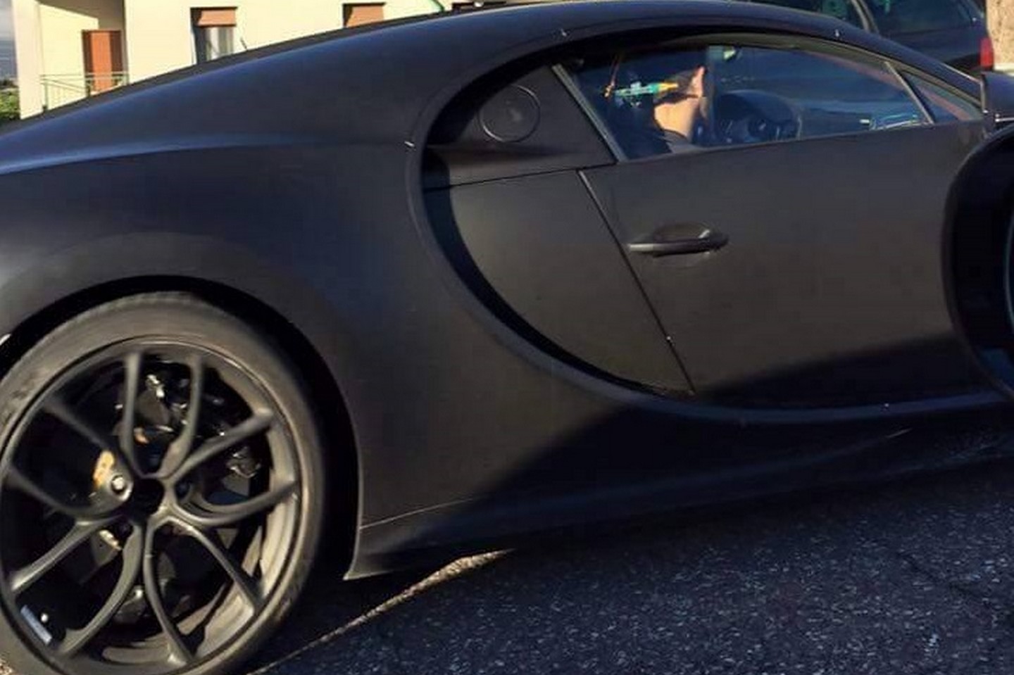 Щракнаха Bugatti Chiron Щракнаха Bugatti Chiron