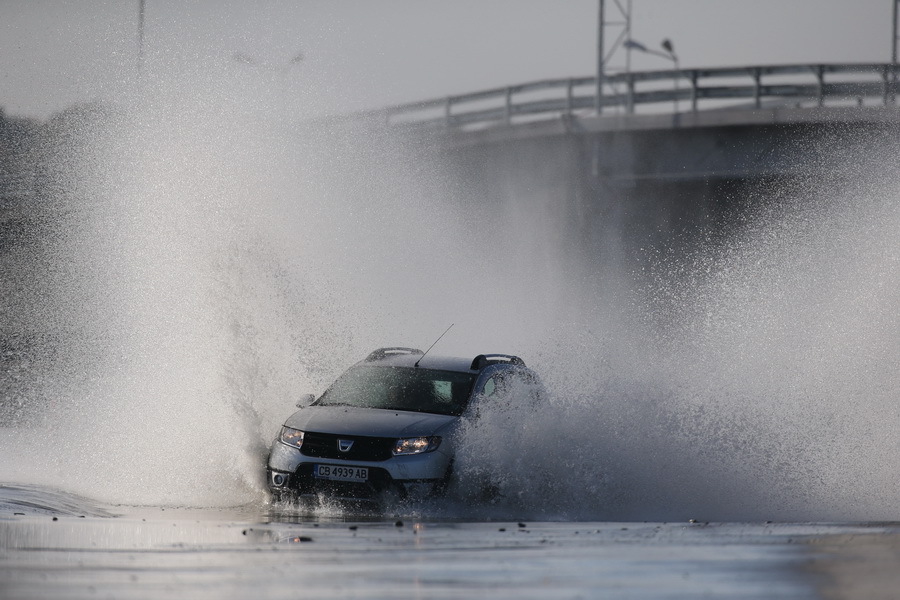 Аквапланингът е сред най-големите врагове на шофьора Аквапланингът е сред най-големите врагове на шофьора