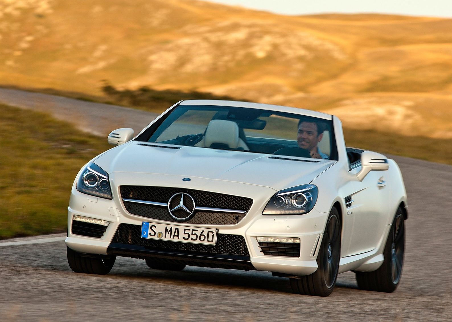 Mercedes сменя името и мотора на SLK AMG Mercedes сменя името и мотора на SLK AMG