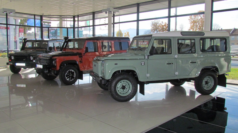 Показаха в София финалните Land Rover Defender