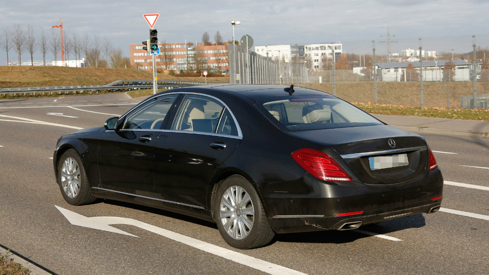 Mercedes-Benz тества обновената S-Class