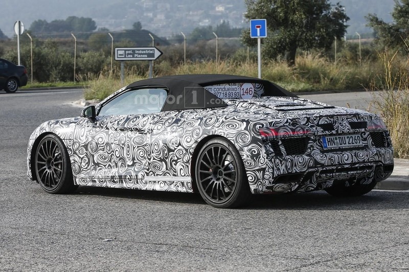 Audi тества откритото R8 Audi тества откритото R8