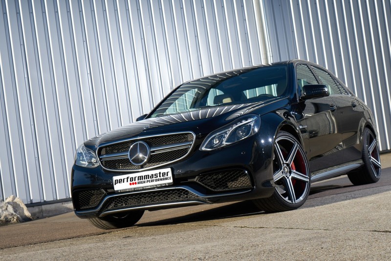 Чип доставя 700 к.с. на Mercedes E63 AMG