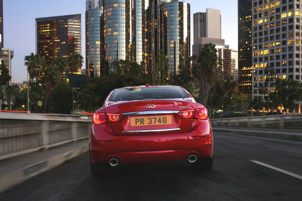 Infiniti Q50 получи би-турбо V6 с 400 кс. Infiniti Q50 получи би-турбо V6 с 400 кс.