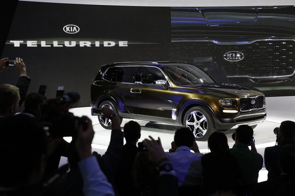 Kia показа кросовър с 400 к.с. Kia показа кросовър с 400 к.с.